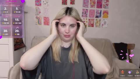 Snapshot of pawwsup1 chatting on 12/29/24, 03:46 Allisses online show from 12/29/24, 03:46