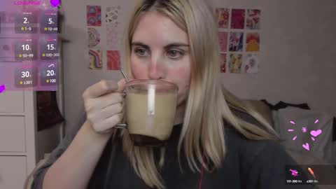 Snapshot of pawwsup1 chatting on 01/02/25, 01:30 Allisses online show from 01/02/25, 01:30