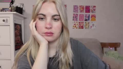 Snapshot of pawwsup1 chatting on 01/10/25, 11:11 Allisses online show from 01/10/25, 11:11