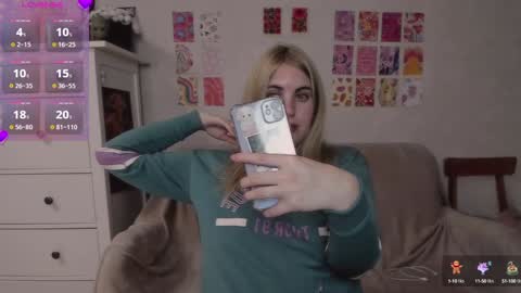 Snapshot of pawwsup1 chatting on 01/23/25, 06:14 Allisses online show from 01/23/25, 06:14