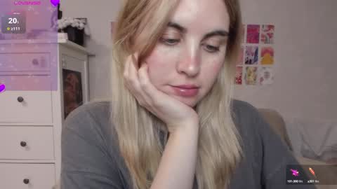 Snapshot of pawwsup1 chatting on 01/24/25, 02:19 Allisses online show from 01/24/25, 02:19