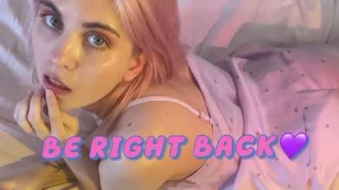 Snapshot of pawwsup1 chatting on 02/04/25, 06:27 Allisses online show from 02/04/25, 06:27