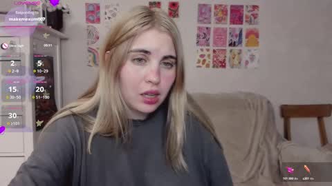 Snapshot of pawwsup1 chatting on 02/17/25, 04:04 Allisses online show from 02/17/25, 04:04