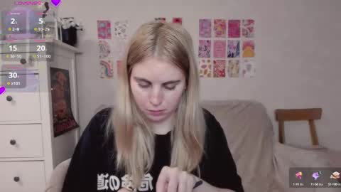 Snapshot of pawwsup1 chatting on 02/22/25, 09:48 Allisses online show from 02/22/25, 09:48