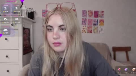 Snapshot of pawwsup1 chatting on 02/26/25, 02:14 Allisses online show from 02/26/25, 02:14