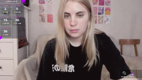 Snapshot of pawwsup1 chatting on 03/04/25, 12:01 Allisses online show from 03/04/25, 12:01