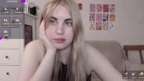 Snapshot of pawwsup1 chatting on 03/08/25, 03:45 Allisses online show from 03/08/25, 03:45