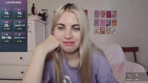 Snapshot of pawwsup1 chatting on 09/17/25, 07:54 Allisses online show from 09/17/25, 07:54