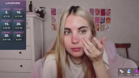 Snapshot of pawwsup1 chatting on 10/02/25, 08:21 Allisses online show from 10/02/25, 08:21