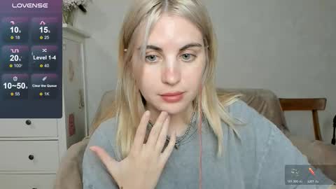 Snapshot of pawwsup1 chatting on 10/27/25, 11:47 Allisses online show from 10/27/25, 11:47