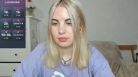 Snapshot of pawwsup1 chatting on 10/30/25, 09:00 Allisses online show from 10/30/25, 09:00