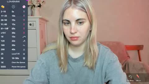 Snapshot of pawwsup1 chatting on 11/19/25, 09:53 Allisses online show from 11/19/25, 09:53