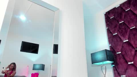 Snapshot of paytonferrara_ chatting on 12/15/25, 04:50 PaytonFerrara online show from 12/15/25, 04:50