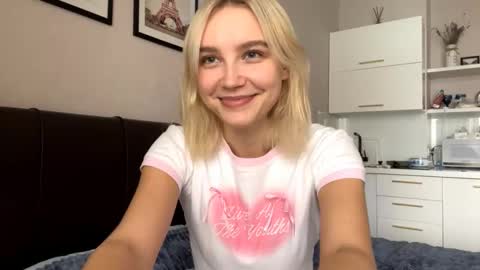 Lola online show from 10/18/25, 11:55