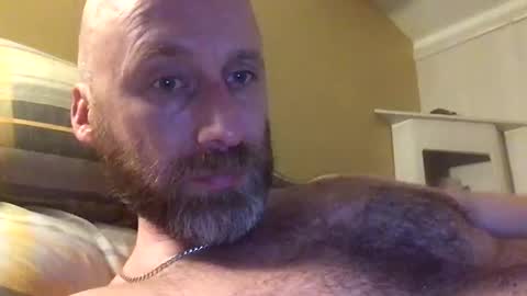 Snapshot of pc2334 chatting on 10/22/25, 10:31 pc2334 online show from 10/22/25, 10:31