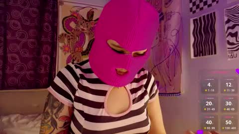  P E A C H   online show from 11/01/25, 04:36