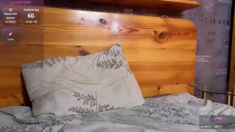 Snapshot of peach_b0y chatting on 09/15/25, 07:08 Peach boy online show from 09/15/25, 07:08