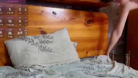 Snapshot of peach_b0y chatting on 10/06/25, 07:06 Peach boy online show from 10/06/25, 07:06