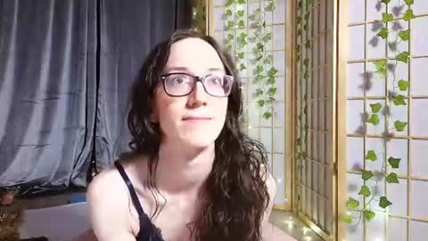 Snapshot of peach_biscuit chatting on 08/05/26, 03:42 Jane online show from 08/05/26, 03:42