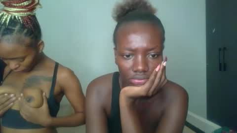 peach_ebonny online show from 04/21/26, 02:56