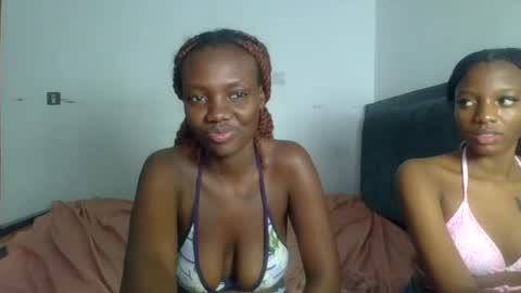Snapshot of peach_ebonny chatting on 06/18/26, 09:19 peach_ebonny online show from 06/18/26, 09:19