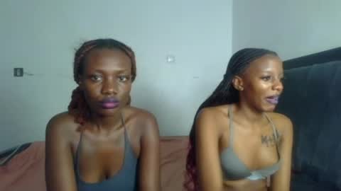Snapshot of peach_ebonny chatting on 06/19/26, 09:35 peach_ebonny online show from 06/19/26, 09:35