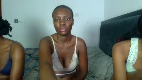 Snapshot of peach_ebonny chatting on 06/27/26, 12:22 peach_ebonny online show from 06/27/26, 12:22