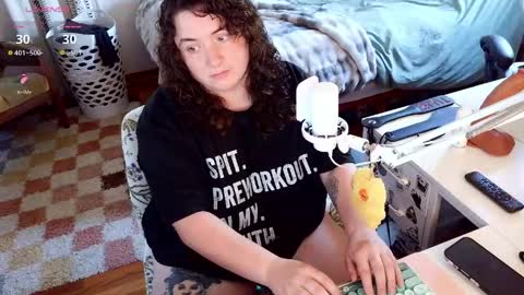 Peach Bandit online show from 04/23/26, 12:51