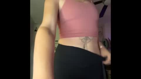 peachesncreampiezz online show from 06/19/26, 10:02