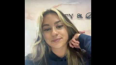 peachesncreampiezz online show from 06/27/26, 06:02