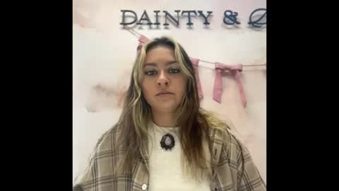 peachesncreampiezz online show from 07/12/26, 05:15
