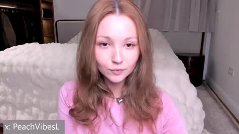 Lili online show from 10/11/25, 05:28