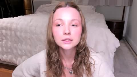 Lili online show from 10/16/25, 01:34