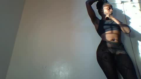 peachy_ebony online show from 11/10/25, 02:49