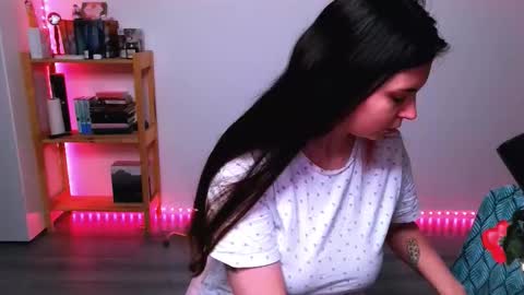 Peachy online show from 10/27/25, 04:22