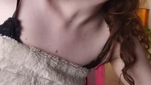 PeachyPixiee online show from 09/23/25, 05:32