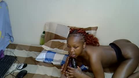 peachysparkel online show from 02/21/26, 03:46