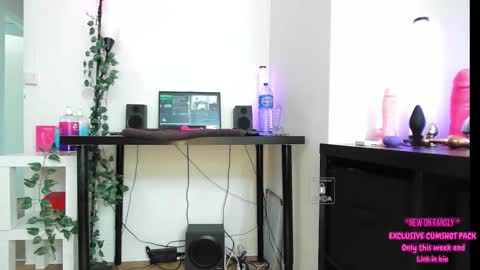 Help me to reach 200 thumbs up  online show from 09/30/25, 10:42