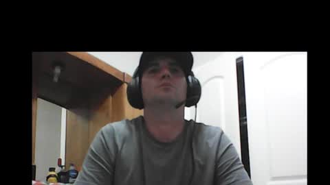 Snapshot of peachz_n_cream chatting on 12/24/24, 10:39 peachz_n_cream online show from 12/24/24, 10:39