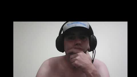 Snapshot of peachz_n_cream chatting on 02/08/25, 12:06 peachz_n_cream online show from 02/08/25, 12:06
