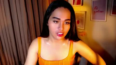 Snapshot of peakaboo_xx chatting on 05/21/26, 11:17 Angel Creamdensada online show from 05/21/26, 11:17