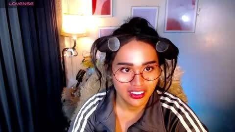Snapshot of peakaboo_xx chatting on 06/02/26, 06:54 Angel Creamdensada online show from 06/02/26, 06:54