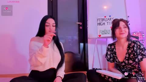 Snapshot of peanaughty chatting on 02/18/26, 07:15 Kate online show from 02/18/26, 07:15