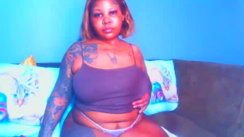 Pearl online show from 02/19/25, 04:23