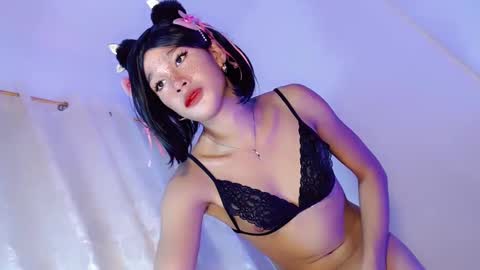 Snapshot of pearlovesyou chatting on 12/21/24, 07:56 Pearl online show from 12/21/24, 07:56