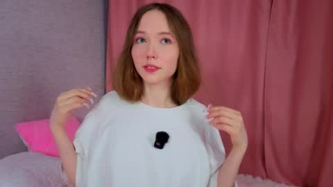 pearly_peach_ online show from 04/23/26, 06:10