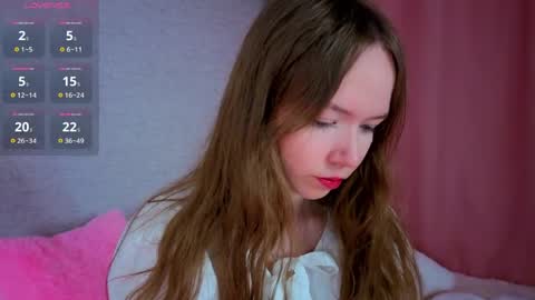 Snapshot of pearly_peach_ chatting on 05/23/26, 06:12 pearly_peach_ online show from 05/23/26, 06:12