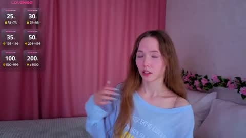 Snapshot of pearly_peach_ chatting on 07/17/26, 12:17 pearly_peach_ online show from 07/17/26, 12:17