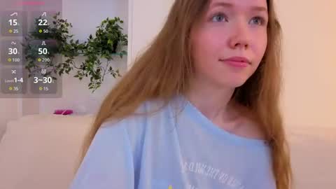Snapshot of pearly_peach_ chatting on 08/04/26, 12:25 pearly_peach_ online show from 08/04/26, 12:25