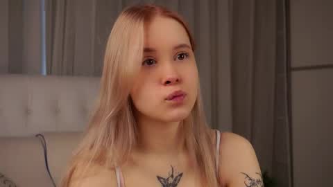 Lily online show from 04/24/26, 03:09